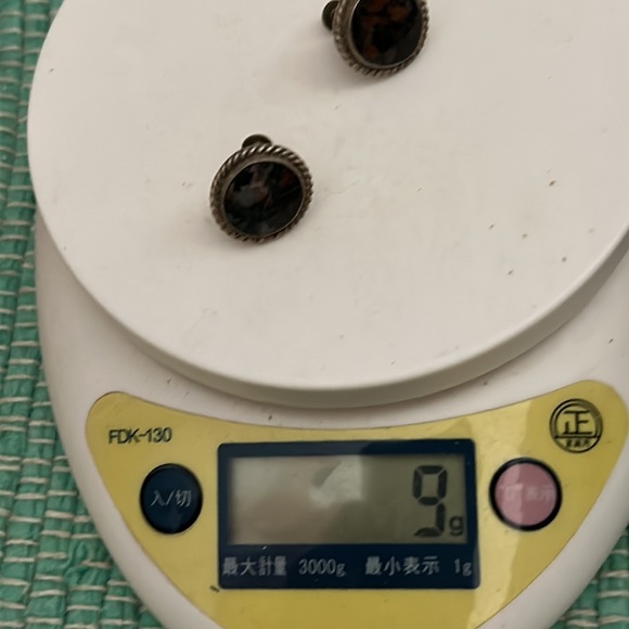 🖤Black & brown stone screw-back earrings - Picture 11 of 11